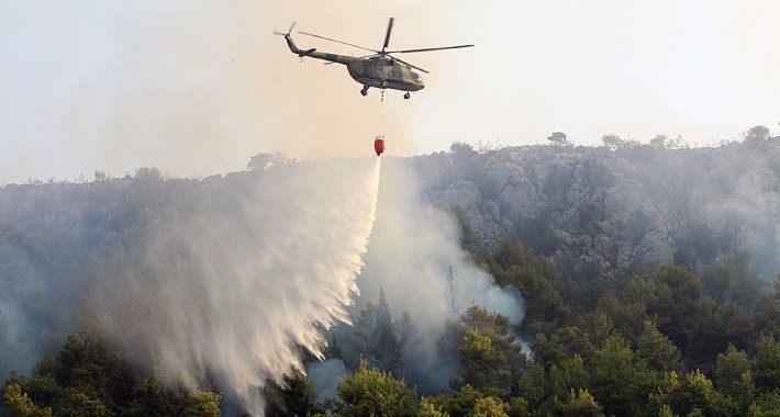 Smiruju se požari u Hercegovini, Konjicu i dalje potrebna pomoć iz zraka