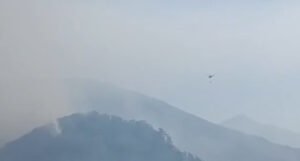 Požari u Konjicu i Čitluku i dalje aktivni, djelovali i helikopteri OSBiH