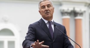 Đukanović raspustio crnogorski parlament