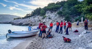 Objavljene fotografije spašavanja oca i sina koji su nestali na moru u Hrvatskoj