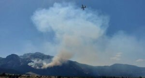 Kanader iz Hrvatske i helikopter iz RS-a gase požar na Blidinju: “Trenutno stanje nije dobro”