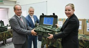 Posjeta ambasadora i vojnih zvaničnika EU okončana donacijom 150 detektora metala OSBiH