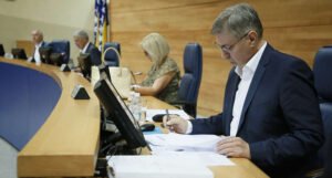 Predizborno upakivanje bahatosti u Parlamentu BiH: Kako HDZ i SNSD, tako i SDA