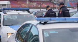 Policajci uzeli od vozača mito u iznosu od 300 maraka, predložen je pritvor