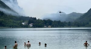 “Stanje nije dobro”: Hercegovački biser nestaje u plamenu, veliki dio površine je izgorio