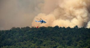 Nastavlja se borba s ogromnim požarom u Sloveniji, ni kiša ga nije uspjela ugasiti