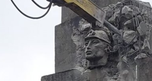 Masovno se uklanjaju spomenici Crvenoj armiji, sada je na red došao jedan od najpoznatijih