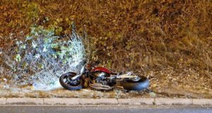 Motociklista poginuo nakon što je udario u stub javne rasvjete