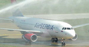 Drama u avionu Air Serbia: Pet minuta nakon polijetanja začuo se prasak