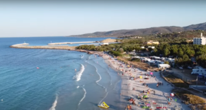 Turisti krali pijesak i školjke sa plaža na Sardiniji, uhvaćeni na aerodromu