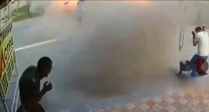 Snimljen trenutak kada je eksplodirao automobil Askyara Laisheva