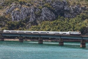 Željeznice FBiH: Povećanje broja putnika na svim pravcima, u planu voz za Zagreb