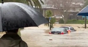 Obilne kiše izazvale poplave, izlile rijeke i ceste su pod vodom, evakuisano 200 kuća