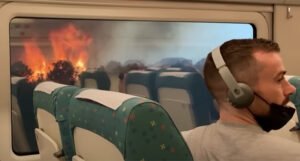 Šumski požar zahvatio i voz, putnici razbili prozore da bi pobjegli, mnogi su povrijeđeni