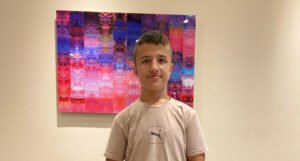 Apel za pomoć 15-godišnjem Amelu iz Sarajeva: “Svaki korak stvara mu bol”