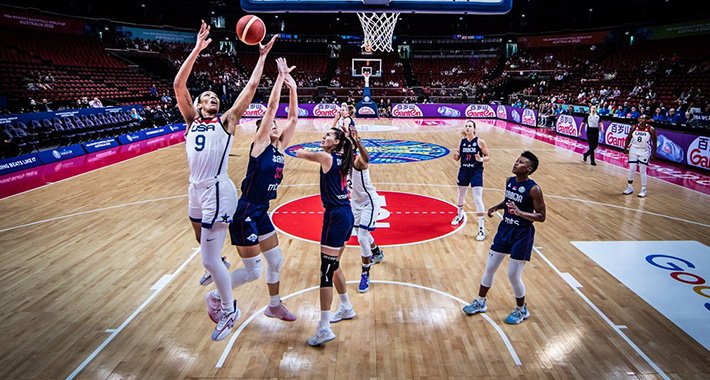Amerikanke deklasirale reprezentaciju Srbije i izborile polufinale