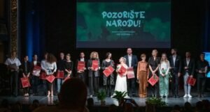 U povodu 100 godina rada Narodnog pozorišta Sarajevo dodijeljeni priznanja, zahvalnice i plakete