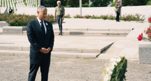 Prvi zamjenik visokog predstavnika posjetio Memorijalni centar Srebrenica