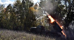 Zelenski: Ruska taktika na istočnom frontu je potpuno luda, tjeraju ljude u smrt