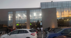 Drama u Mostaru: Buknuo požar u Areni sport, ljudi razbijali prozore da se spase