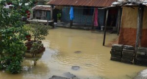 Kiša ne prestaje padati: Više od 30 mrtvih u poplavama i klizištima, veliki broj je nestalih