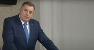 Nakon što ga je CIK proglasio pobjednikom oglasio se i Dodik