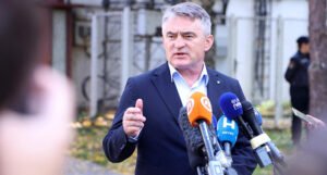 Komšić smatra da Osmorka mora postaviti uslov SNSD pri izboru novog Vijeća ministara BiH