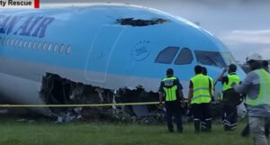 Avion u kojem je bilo 173 ljudi promašio pistu, putnici se spašavali toboganima
