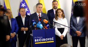 Bećirović: Nijedan političar u ovoj zemlji nije vrijedan da se komšije zbog njega svađaju