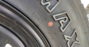 Šta znače crvene ili žute tačkice na vašim automobilskim gumama