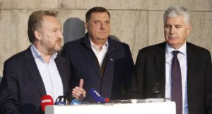 State Department u izvještaju spominje Izetbegovića, Dodika i Čovića