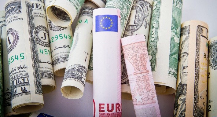 Euro se drži iznad dolara, očekuje se povećanje kamata ECB-a
