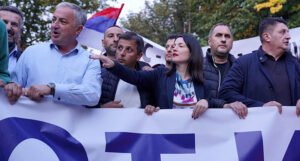 Opozicija pred proteste ispred RTRS-a: Da neko otme narodnu volju? Taj film nećete gledati