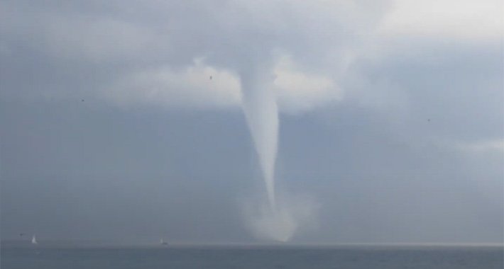 Na moru kod Splita snimljen nesvakidašnji prizor, sve trajalo desetak minuta