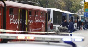 Žestok sudar autobusa i tramvaja u Sarajevu, više osoba prevezeno u UKC