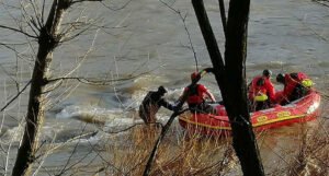 Žena sa mosta skočila u rijeku Bosnu, njeno tijelo izvukli pripadnici GSS-a