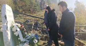 Delegacija Grada Sarajeva odala počast ubijenim civilima na Kazanima