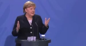 Merkel tvrdi da nije imala političke snage za razgovore s Putinom uoči invazije na Ukrajinu