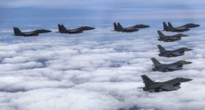 Oko 180 borbenih aviona Sjeverne Koreje uočeno kod granice s Južnom Korejom