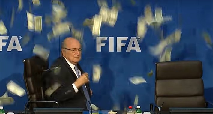 Blatter objasnio ko je i za koliko novca naredio da se Mundijal igra u Kataru