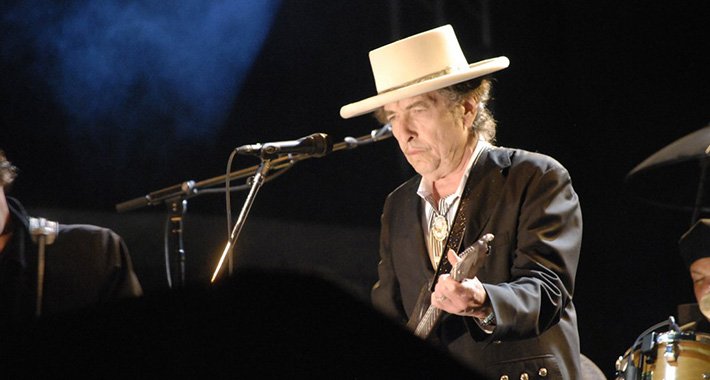Bob Dylan se izvinio fanovima jer je koristio “spravu za autografe”