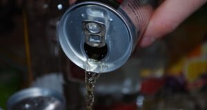 Naučnici upozorili na štetnost energetskih pića, objasnili šta može biti problem