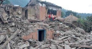 Razorni zemljotres rušio kuće, među poginulim je najmanje četvero djece
