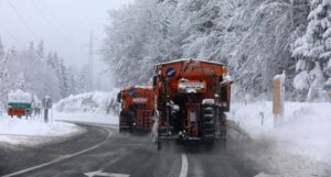Policija kaznila 40 vozača teretnih vozila zbog nepoštivanja zimskih uslova vožnje