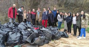 Aktivisti Eko HUB-a Blagaj i studenti UWC-a Mostar očistili Bunske kanale