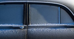 Kako ukloniti led sa prozora vozila za 10 sekundi