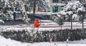 FHMZ najavio jake udare vjetra i bure, u dijelovima BiH se očekuje snijeg i u nizinama
