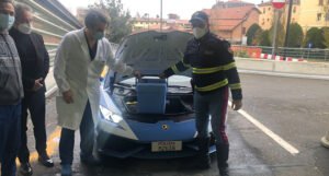 Policija u Lamborghiniju vozila 570 kilometara dva bubrega za transplantaciju