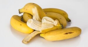 Zašto je dobro pojesti bananu prije spavanja