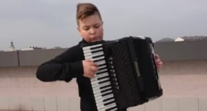 Dvanaestogodišnji Đorđe Perić pobjednik Svjetskog trofeja harmonike